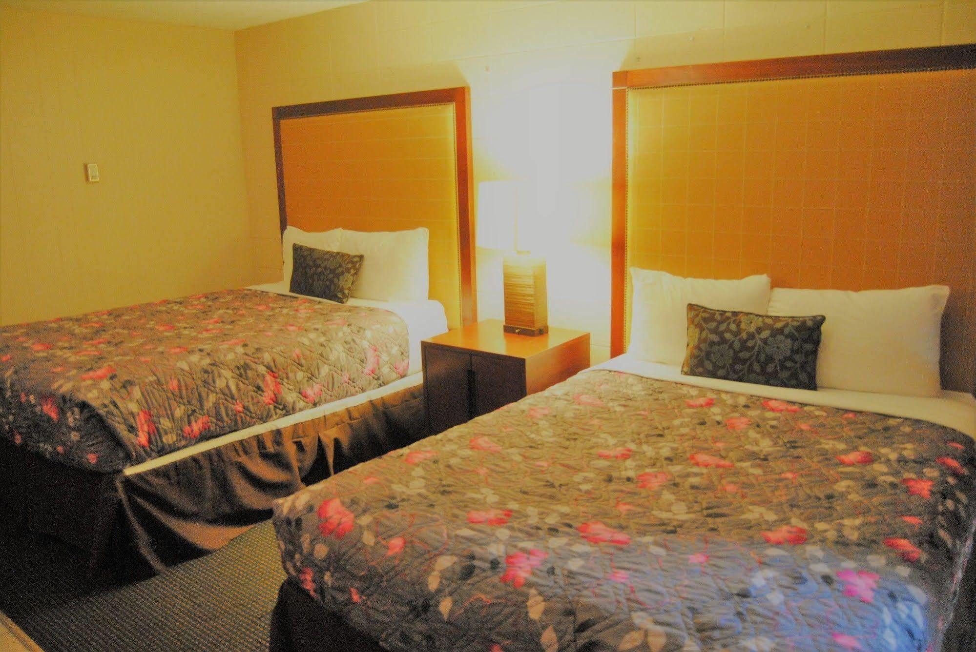 Derrick Motel Edmonton Esterno foto